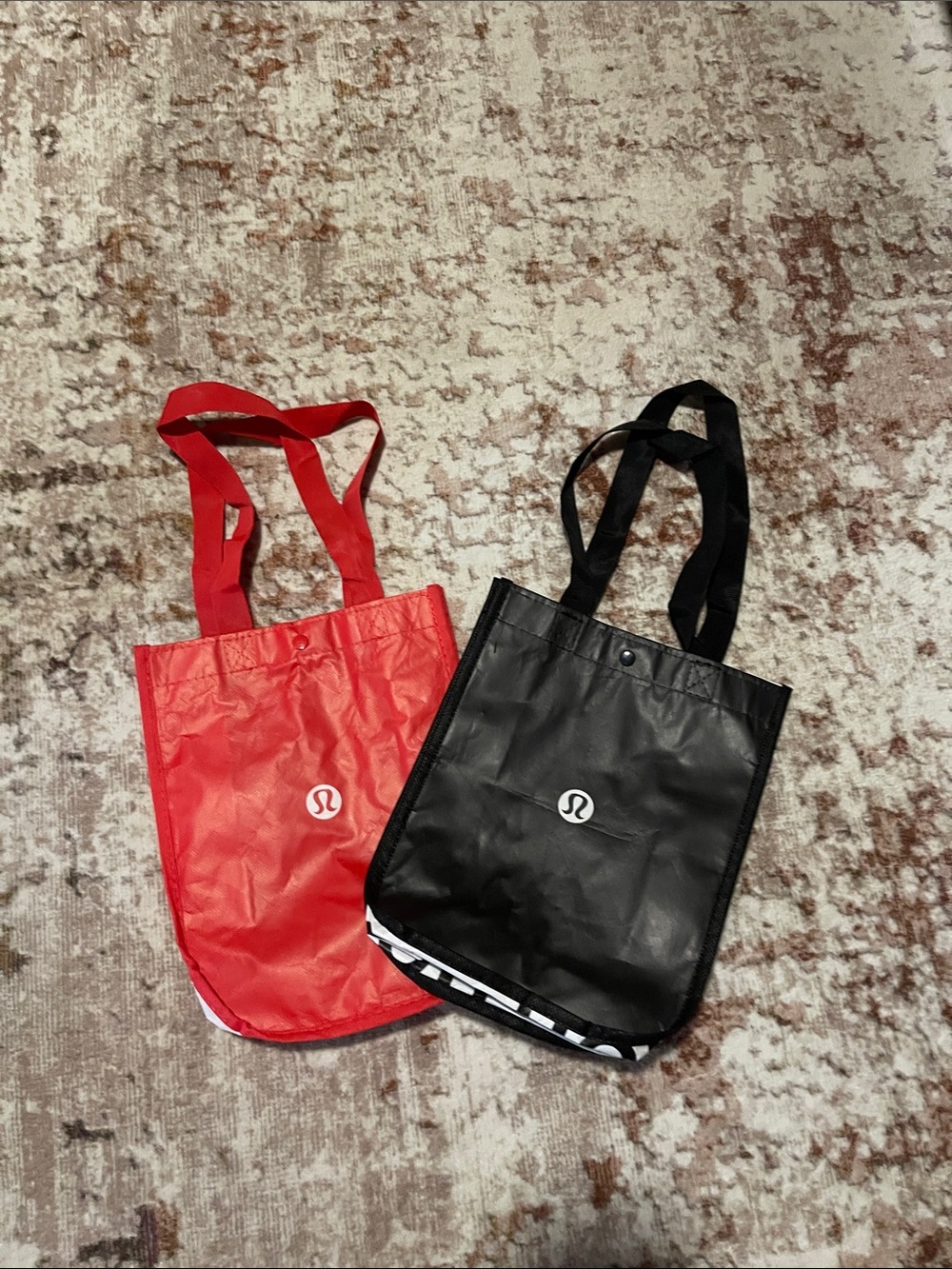lululemon athletica Reusable Tote Duo - Red and Black